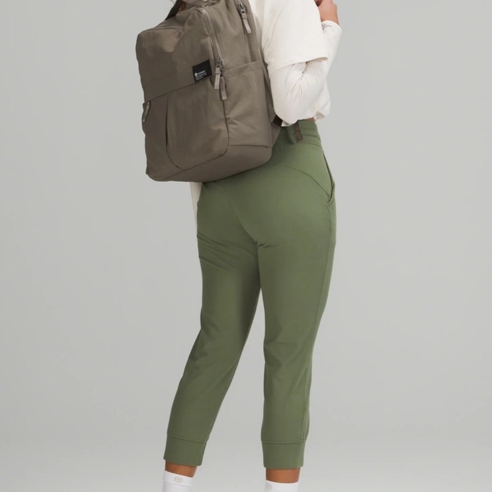 Lululemon Everyday Backpack 2.0 23L Heritage 365 Camo Neo Mint Multi/Black - Picture 2 of 7